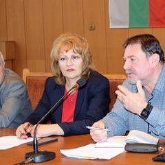 002IOVKO Областният управител и ВиК "Йовковци" проведоха работна среща за състоянието на язовир "Йовковци"