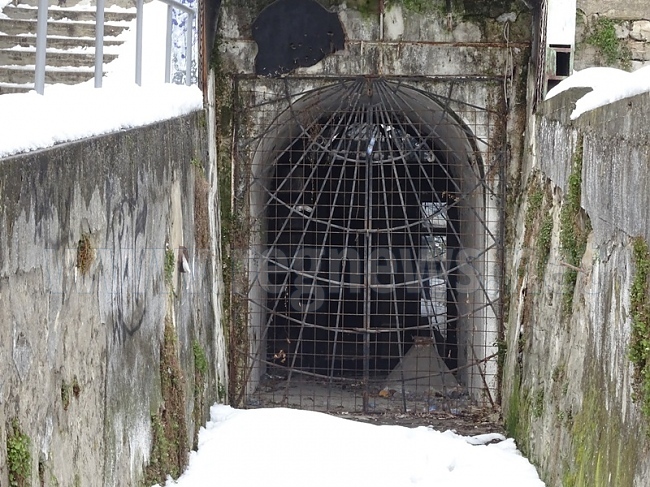 home_hmUroB_W5OUoQ_j–900