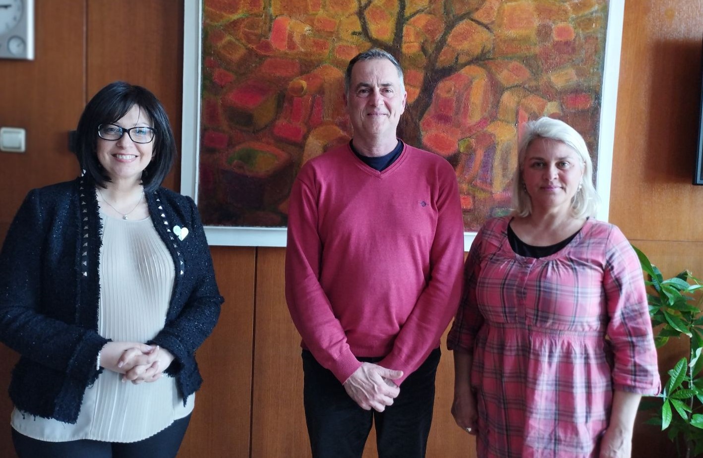 среща испанци снимка