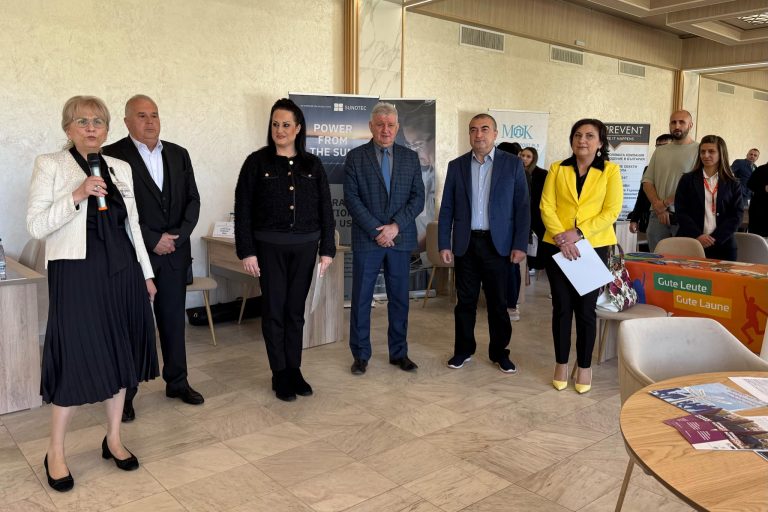 d317ac51-04d3-48c4-9168-ac7c217f053c