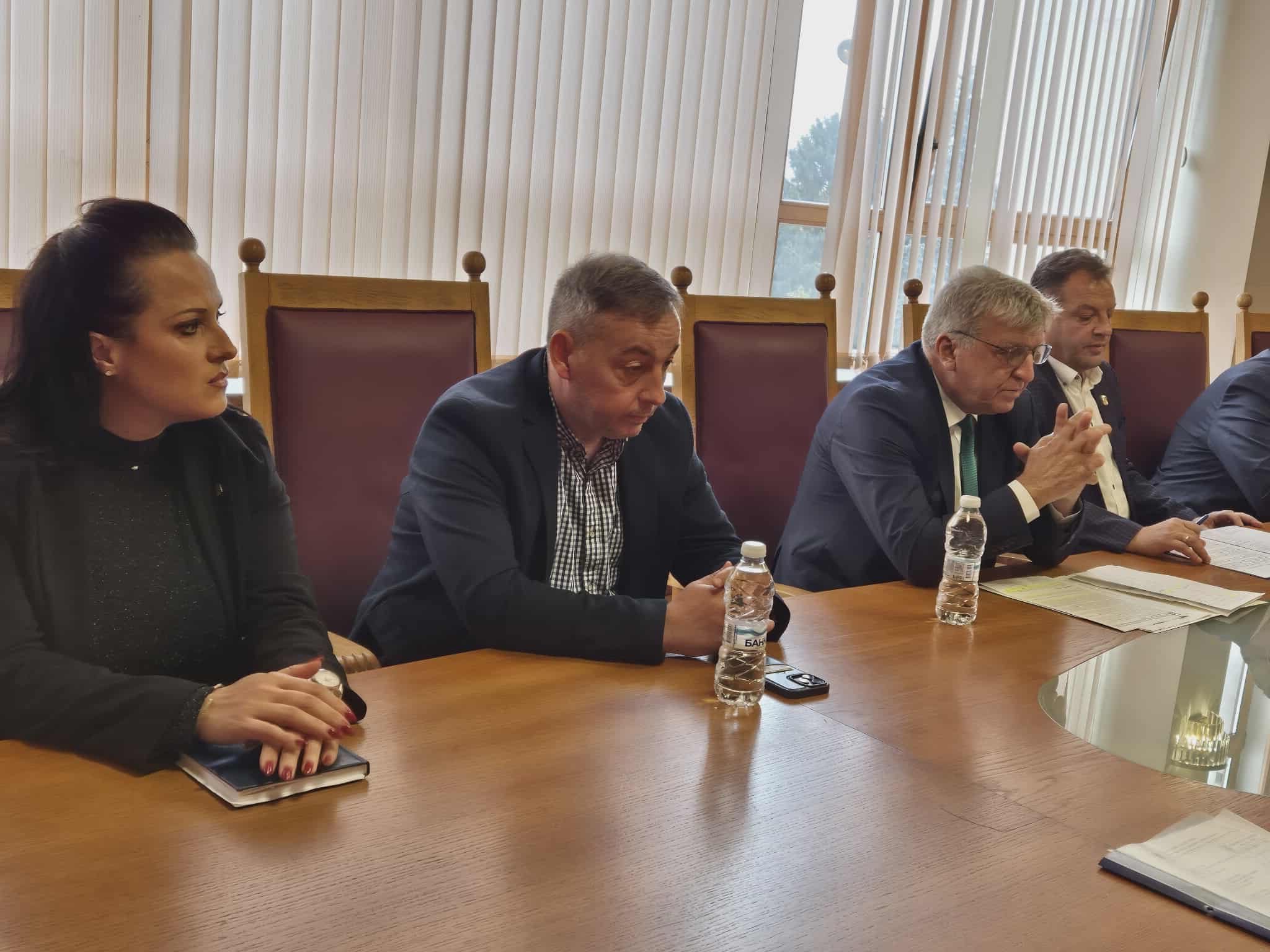 552424932_1315338330071695_7280875234509030781_n